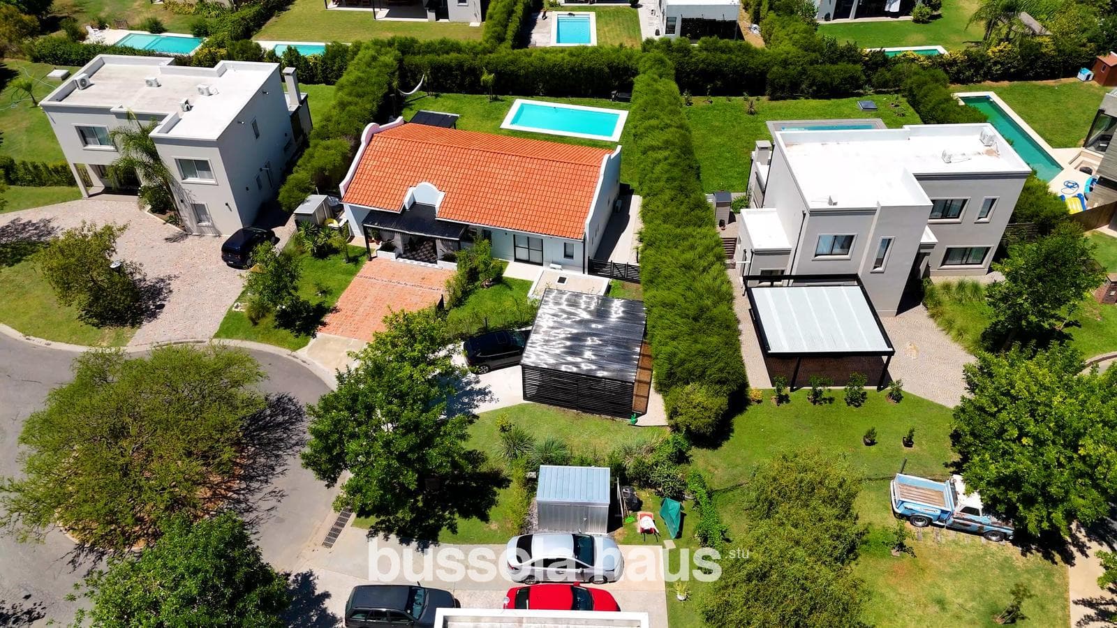 5-room single-story house for sale with a pool in Cantón Escobar