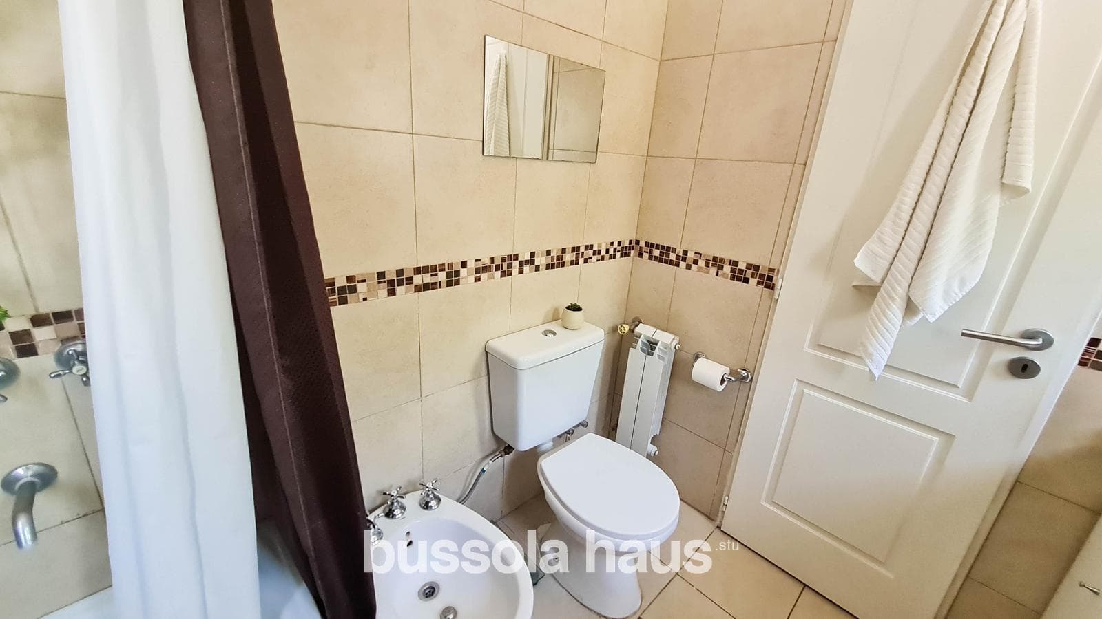 5-room single-story house for sale with a pool in Cantón Escobar