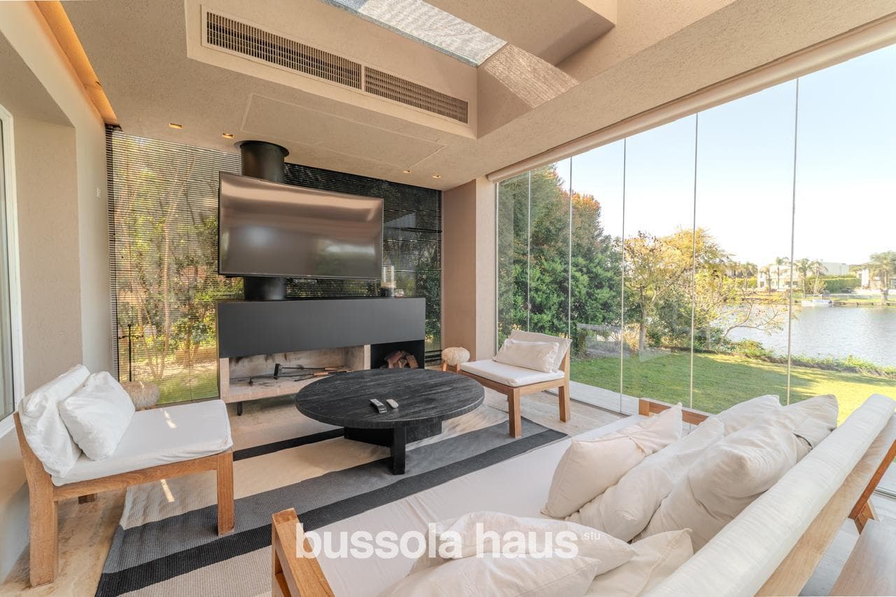 3-Bedroom House for Sale Near the Central Lake in Los Castores, Nordelta