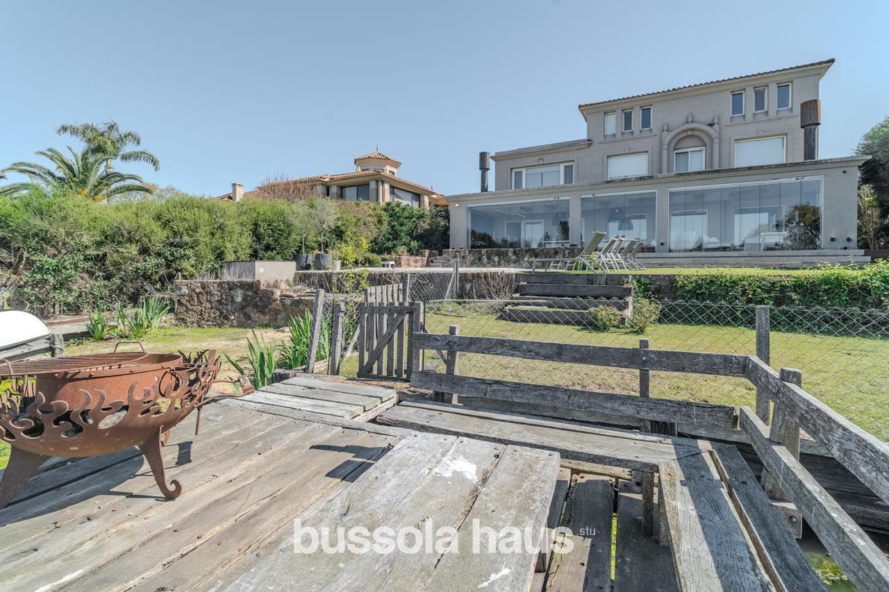 3-Bedroom House for Sale Near the Central Lake in Los Castores, Nordelta