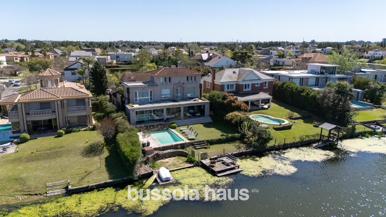 3-Bedroom House for Sale Near the Central Lake in Los Castores, Nordelta