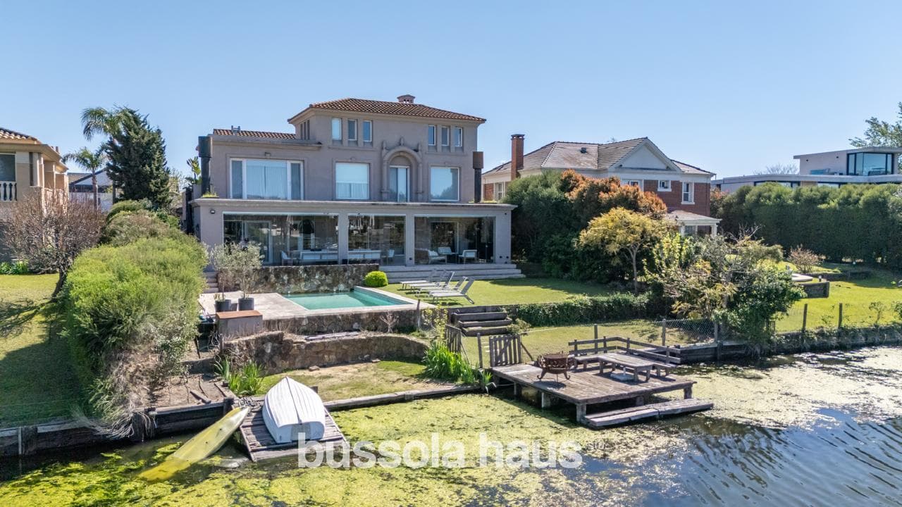 3-Bedroom House for Sale Near the Central Lake in Los Castores, Nordelta