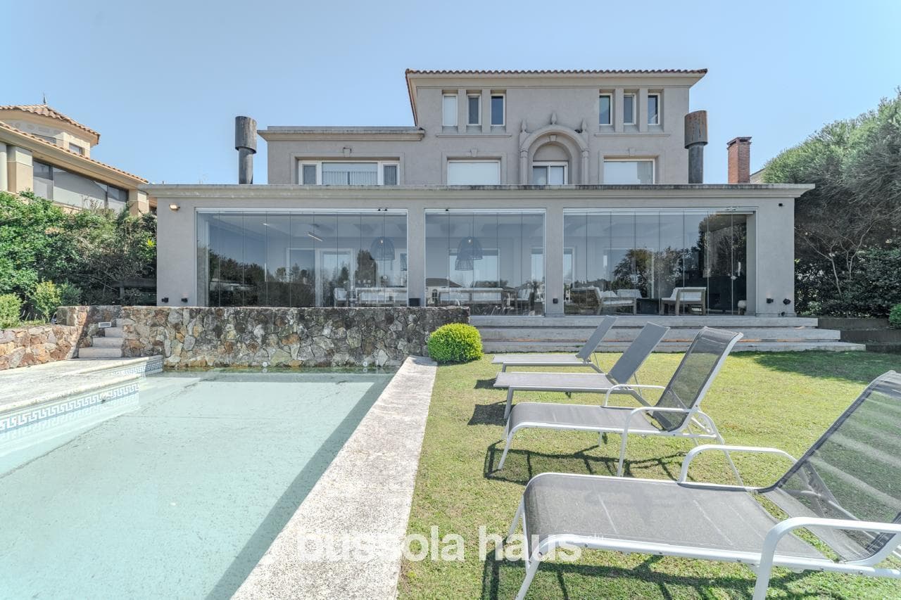 3-Bedroom House for Sale Near the Central Lake in Los Castores, Nordelta