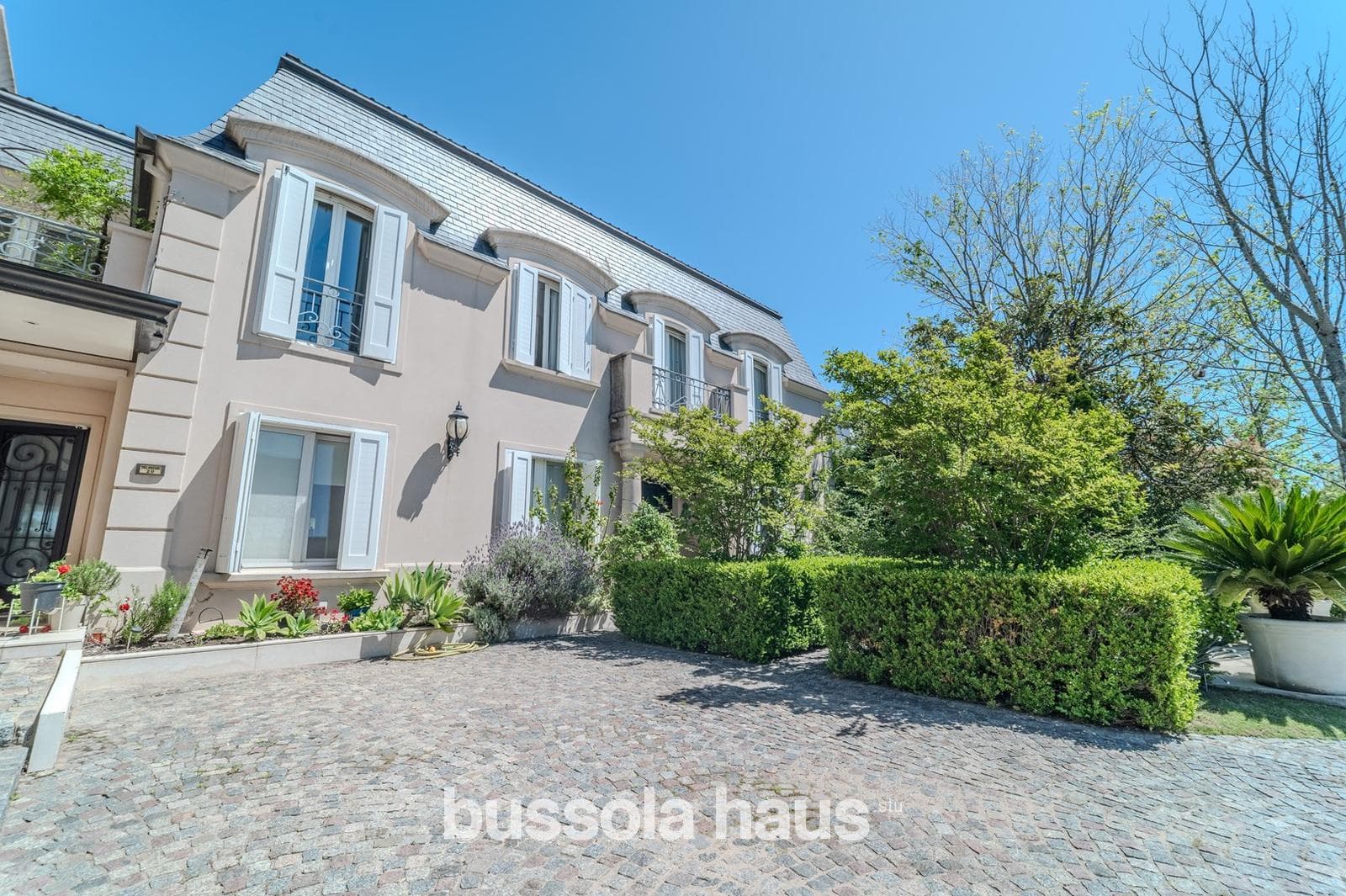 6-Bedroom Lakefront Home for Sale in Nordelta