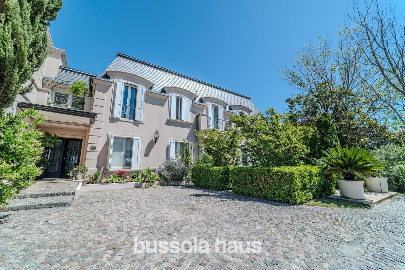 6-Bedroom Lakefront Home for Sale in Nordelta