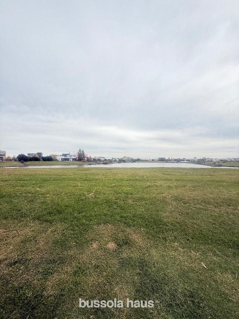 Land for Sale Near the Central Lagoon in San Sebastián