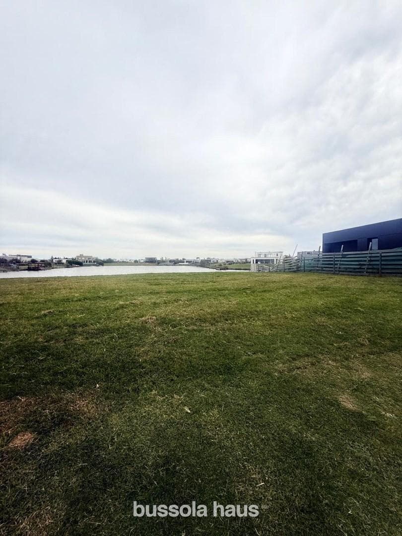 Land for Sale Near the Central Lagoon in San Sebastián