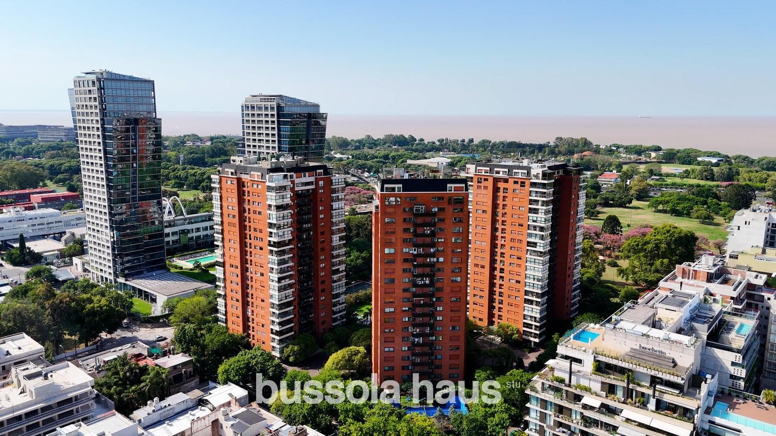3-room apartment for sale with garage and ground-level patio in Belgrano