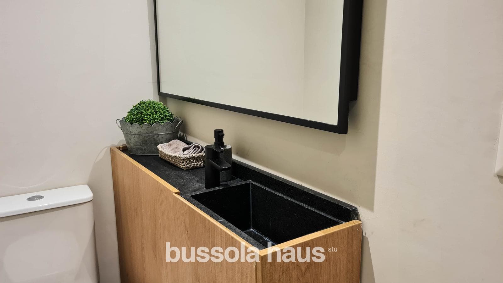 3-room apartment for sale with garage and ground-level patio in Belgrano