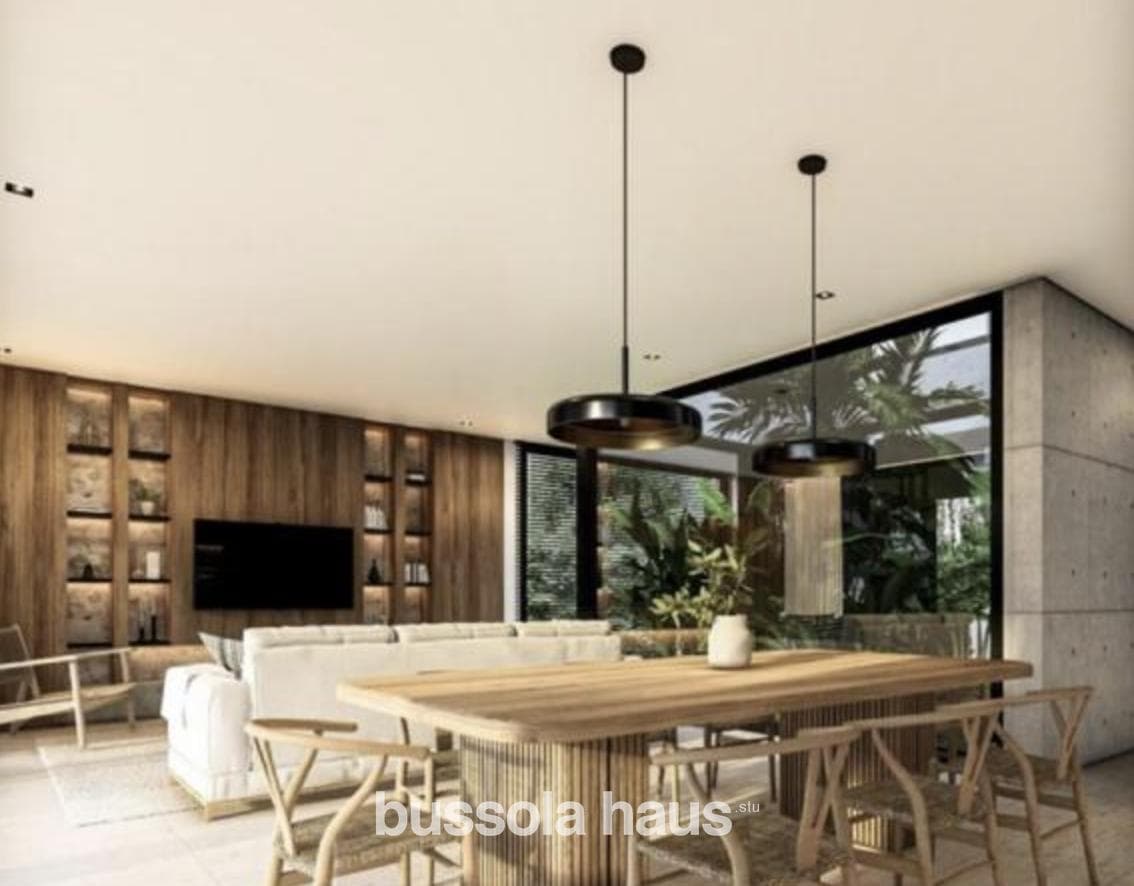 House on an interior lot in Carpinchos, Nordelta