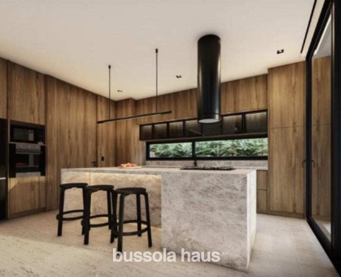 House on an interior lot in Carpinchos, Nordelta