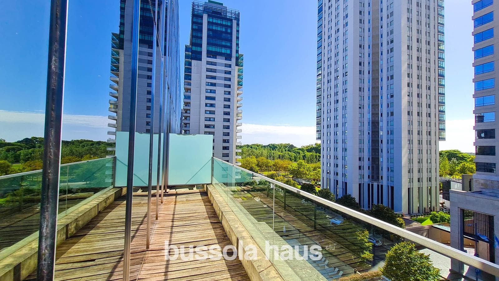 Half-Floor Apartment in Puerto Madero