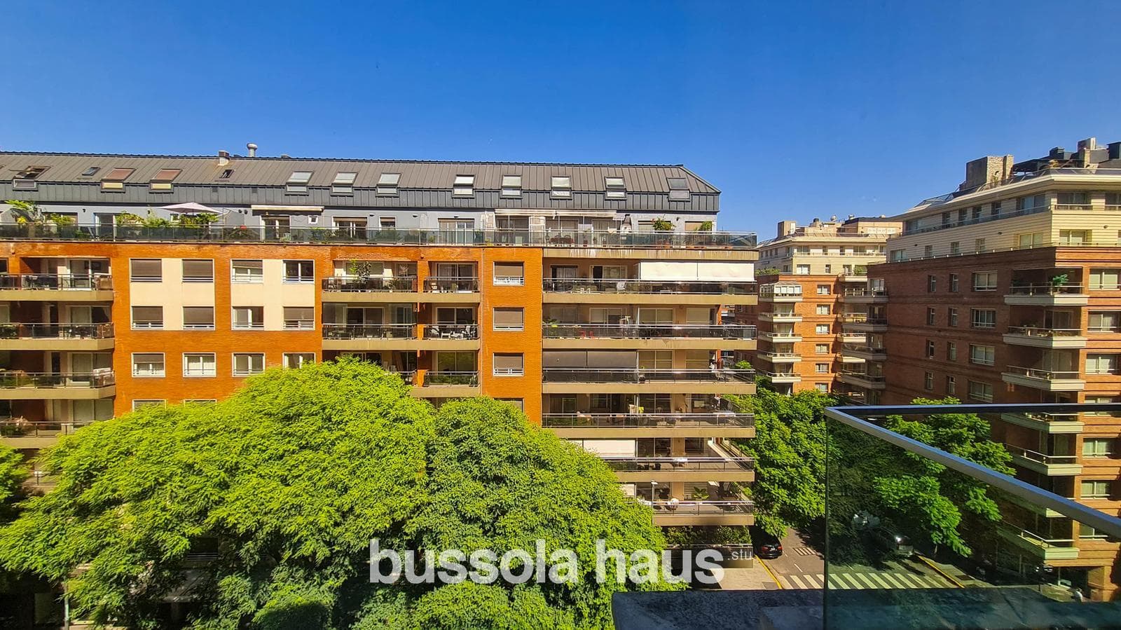 Half-Floor Apartment in Puerto Madero