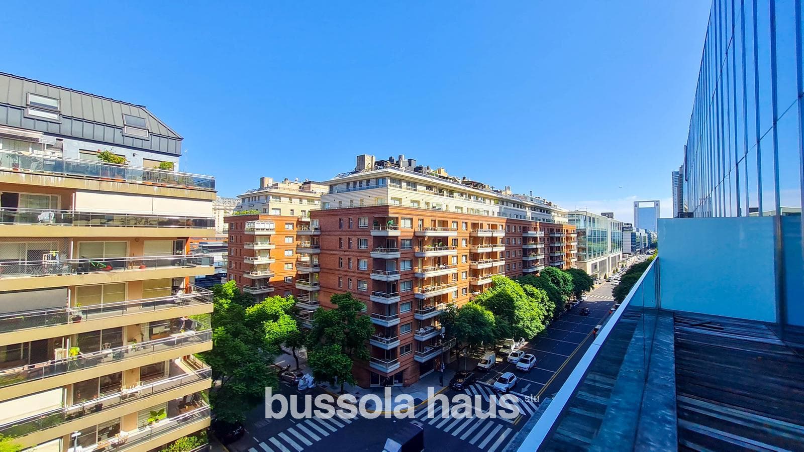 Half-Floor Apartment in Puerto Madero