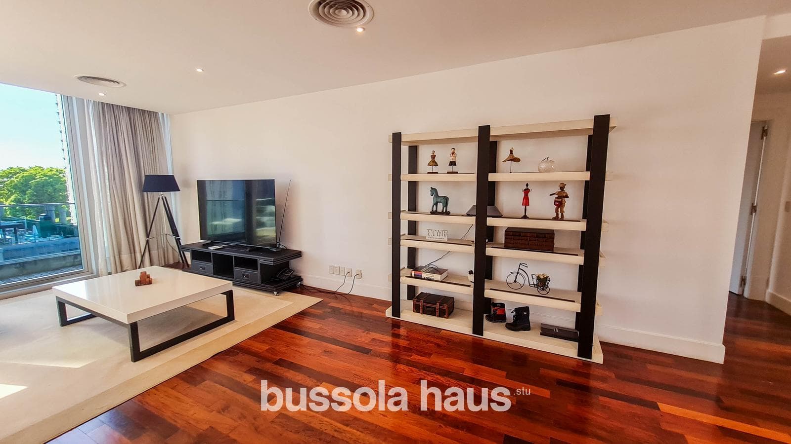 Half-Floor Apartment in Puerto Madero