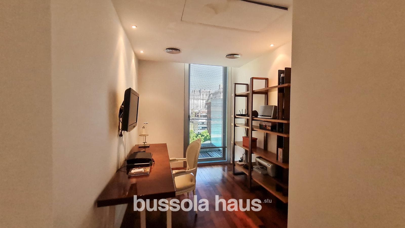 Half-Floor Apartment in Puerto Madero