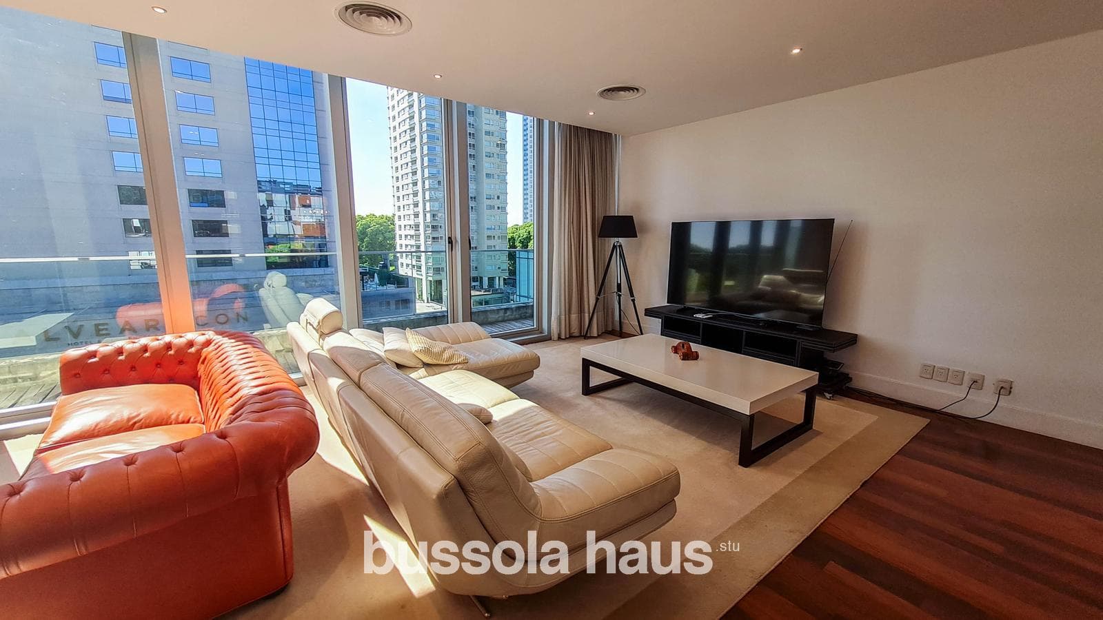 Half-Floor Apartment in Puerto Madero