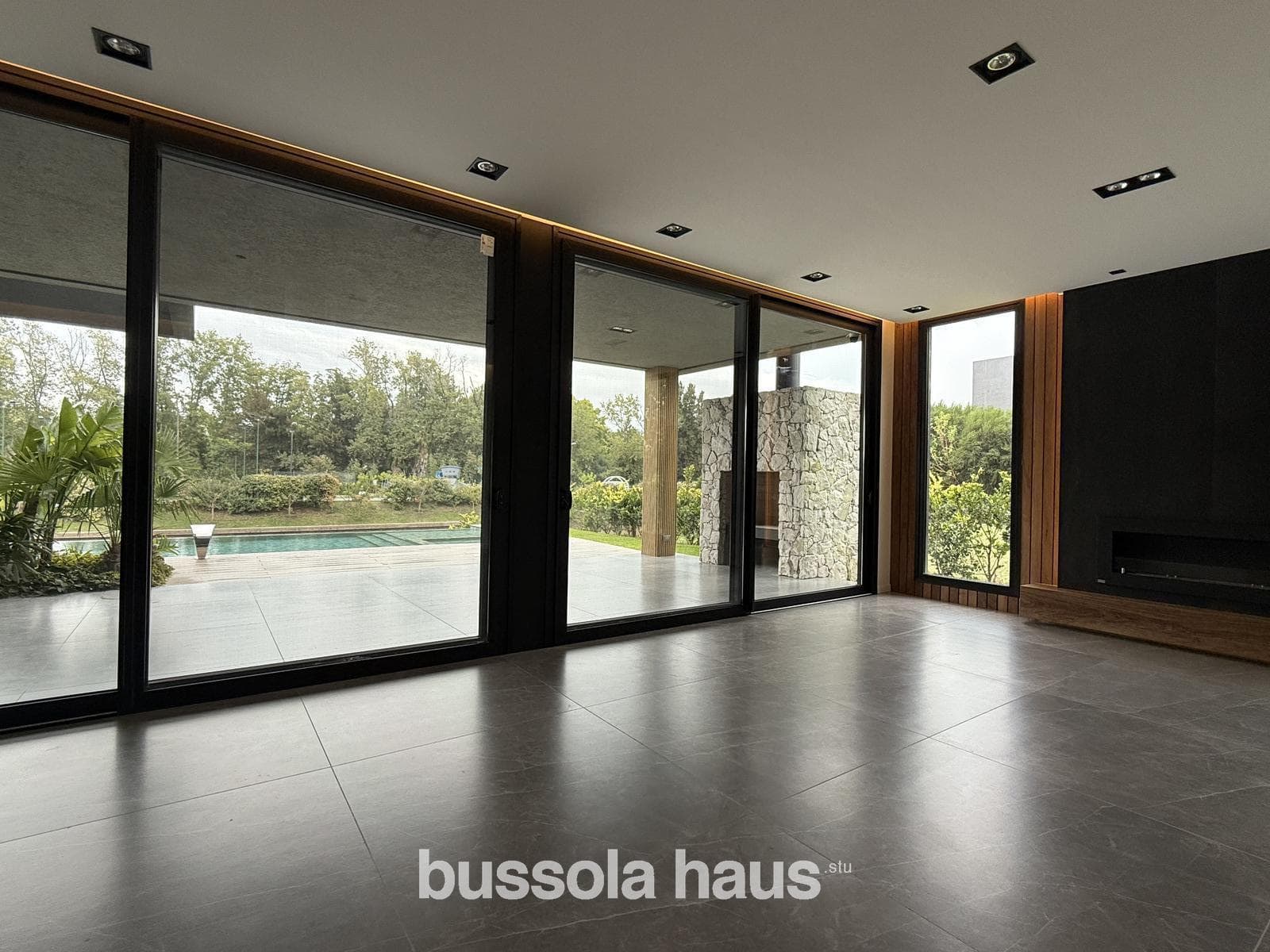 4-Bedroom House by the River in El Yacht Nordelta
