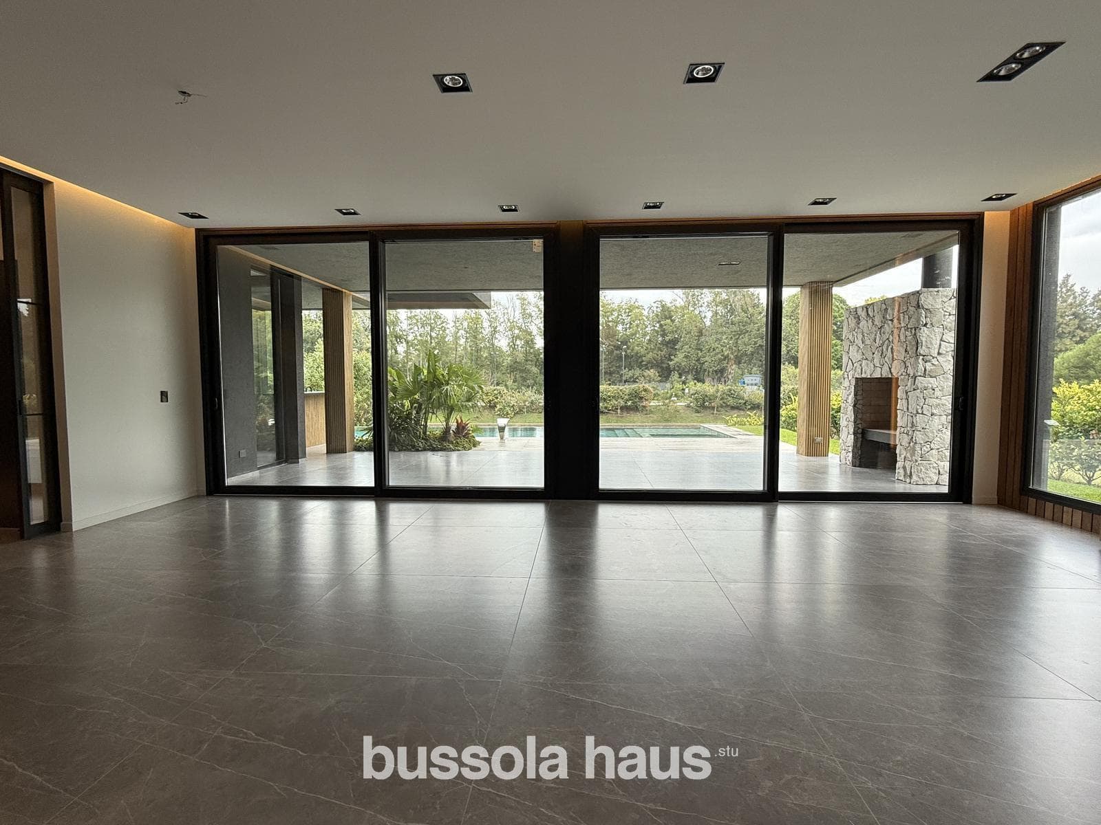 4-Bedroom House by the River in El Yacht Nordelta