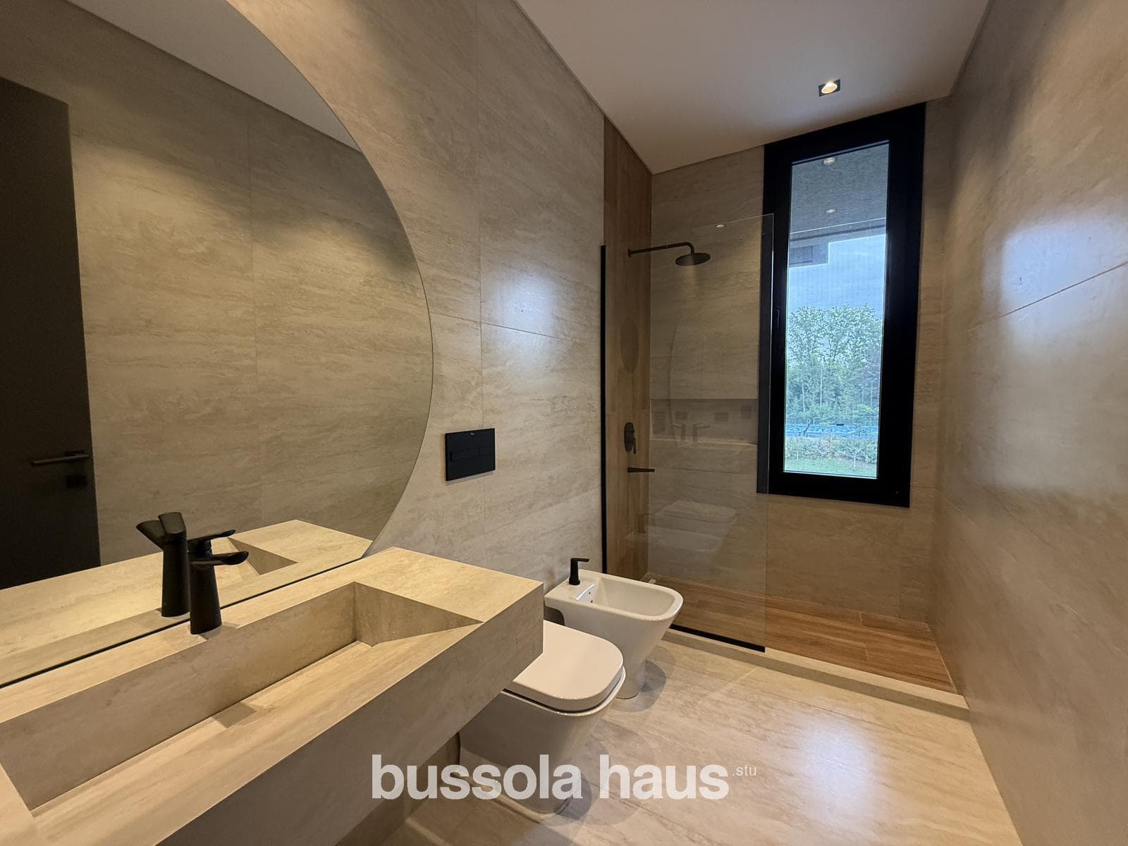 4-Bedroom House by the River in El Yacht Nordelta