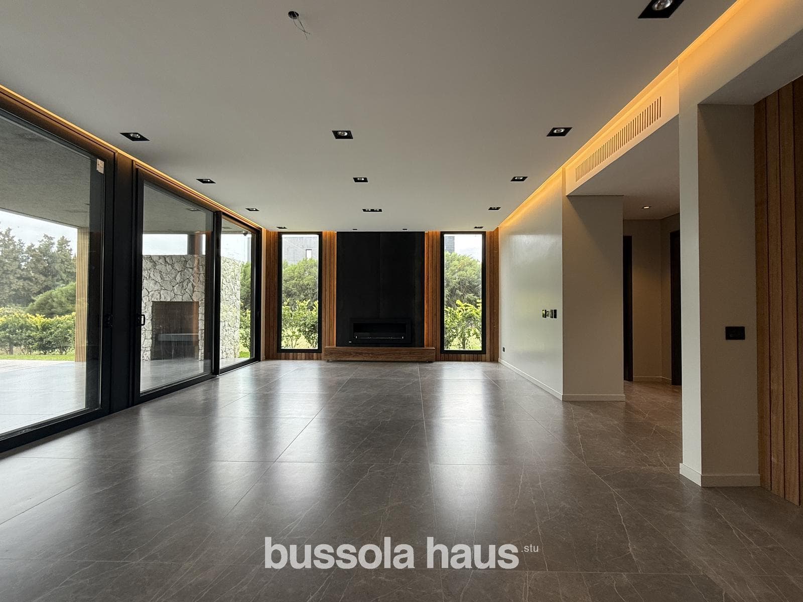 4-Bedroom House by the River in El Yacht Nordelta