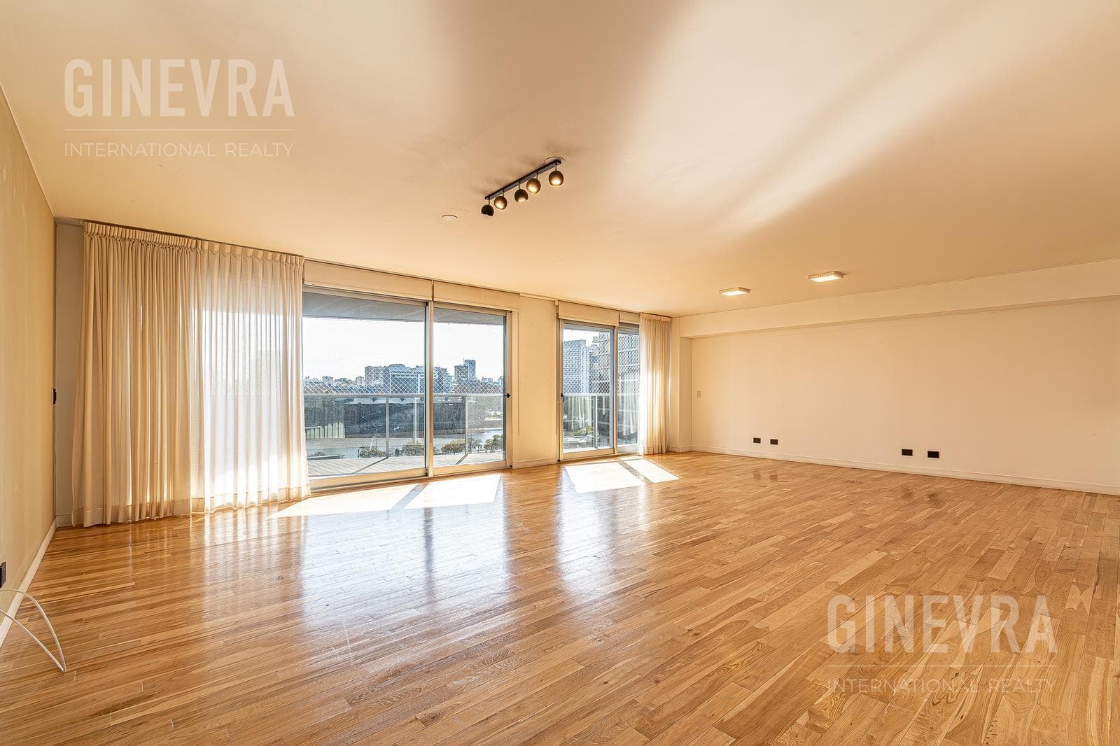 4-Room Apartment with 2 Parking Spaces for Rent - Harbour House | Puerto Madero