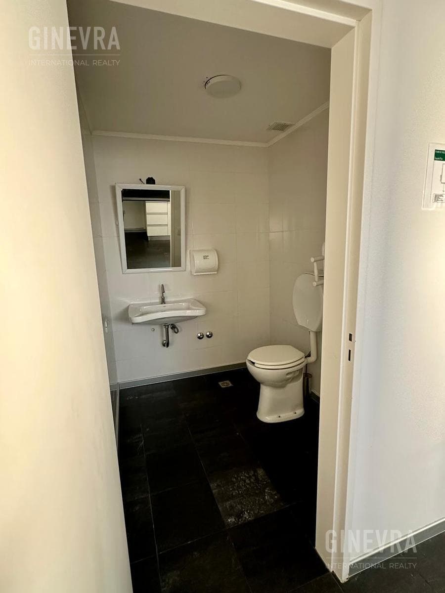 Office for Rent in Puerto Madero - 220 m2 - Malecón Dique 4 - 2 parking spaces