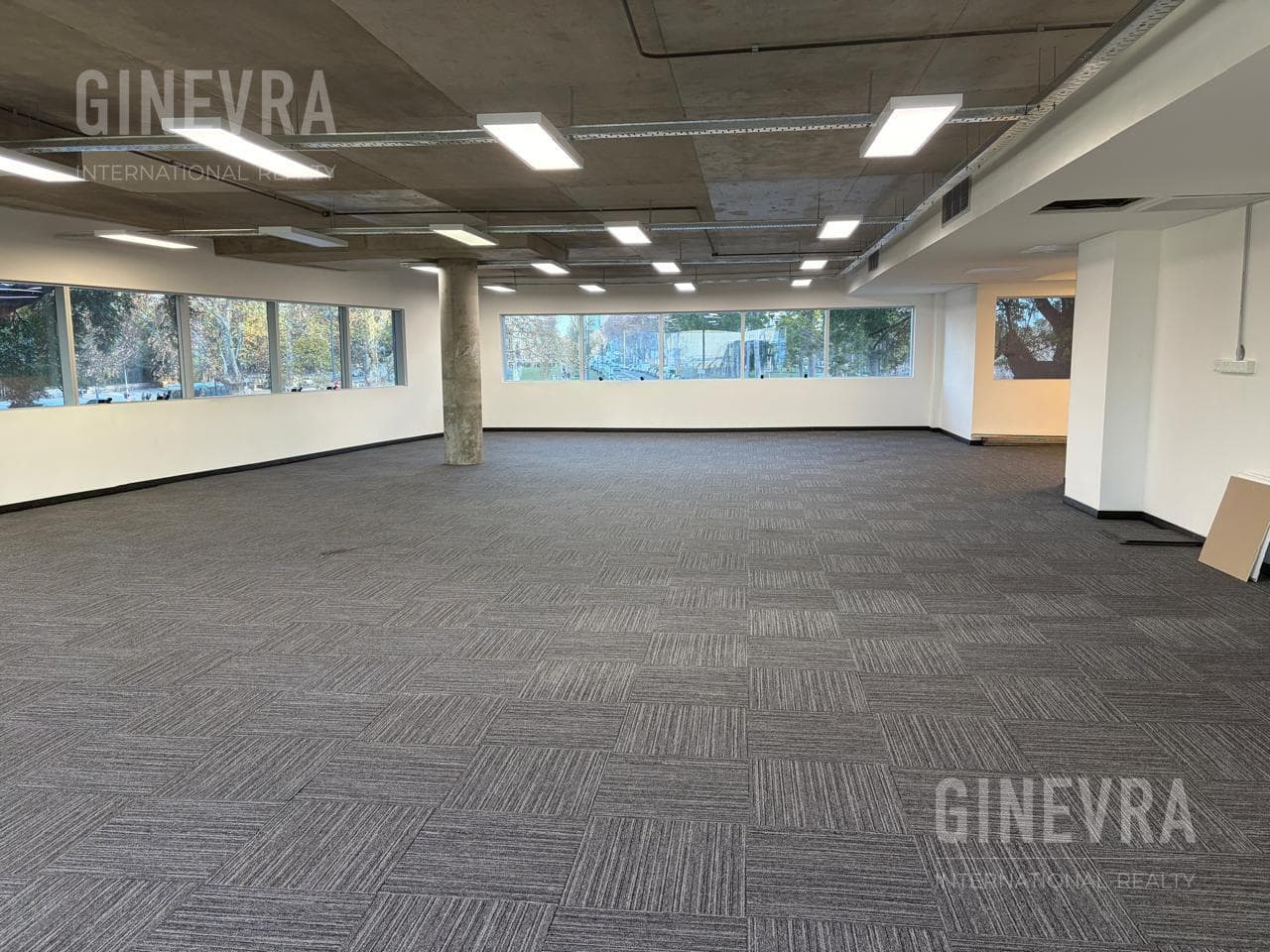Office for Rent in Puerto Madero - 220 m2 - Malecón Dique 4 - 2 parking spaces