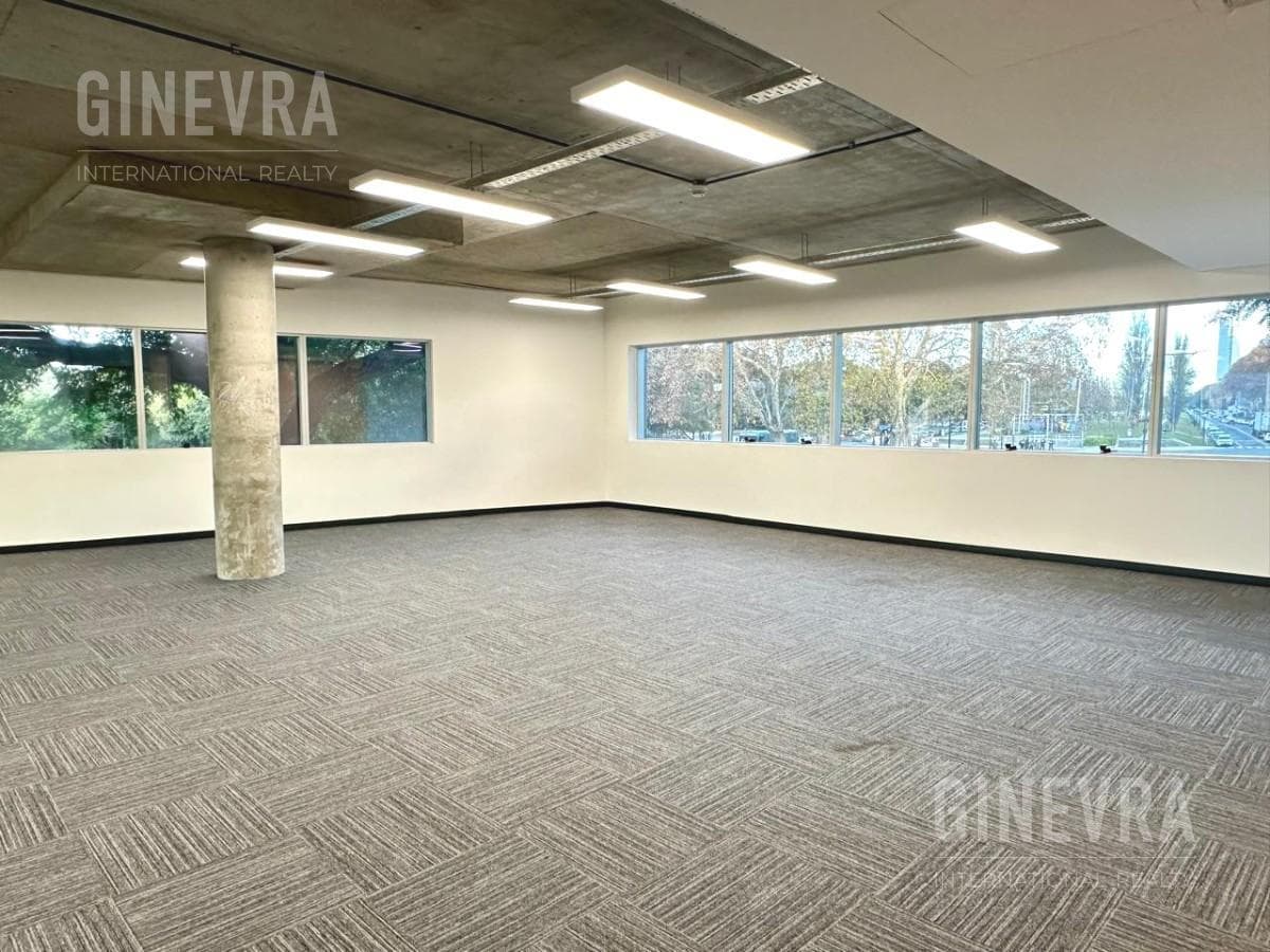 Office for Rent in Puerto Madero - 220 m2 - Malecón Dique 4 - 2 parking spaces