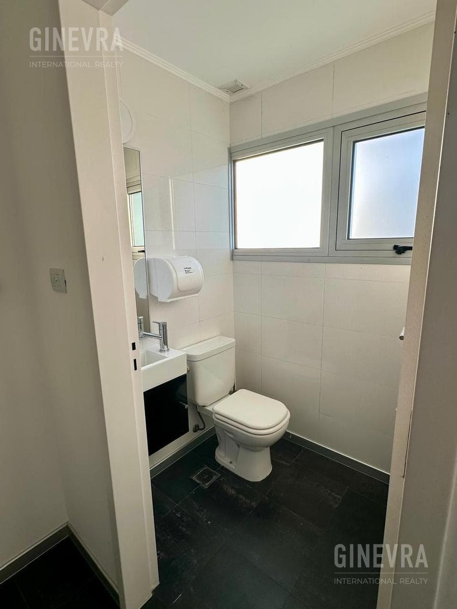Office for Rent in Puerto Madero - 220 m2 - Malecón Dique 4 - 2 parking spaces