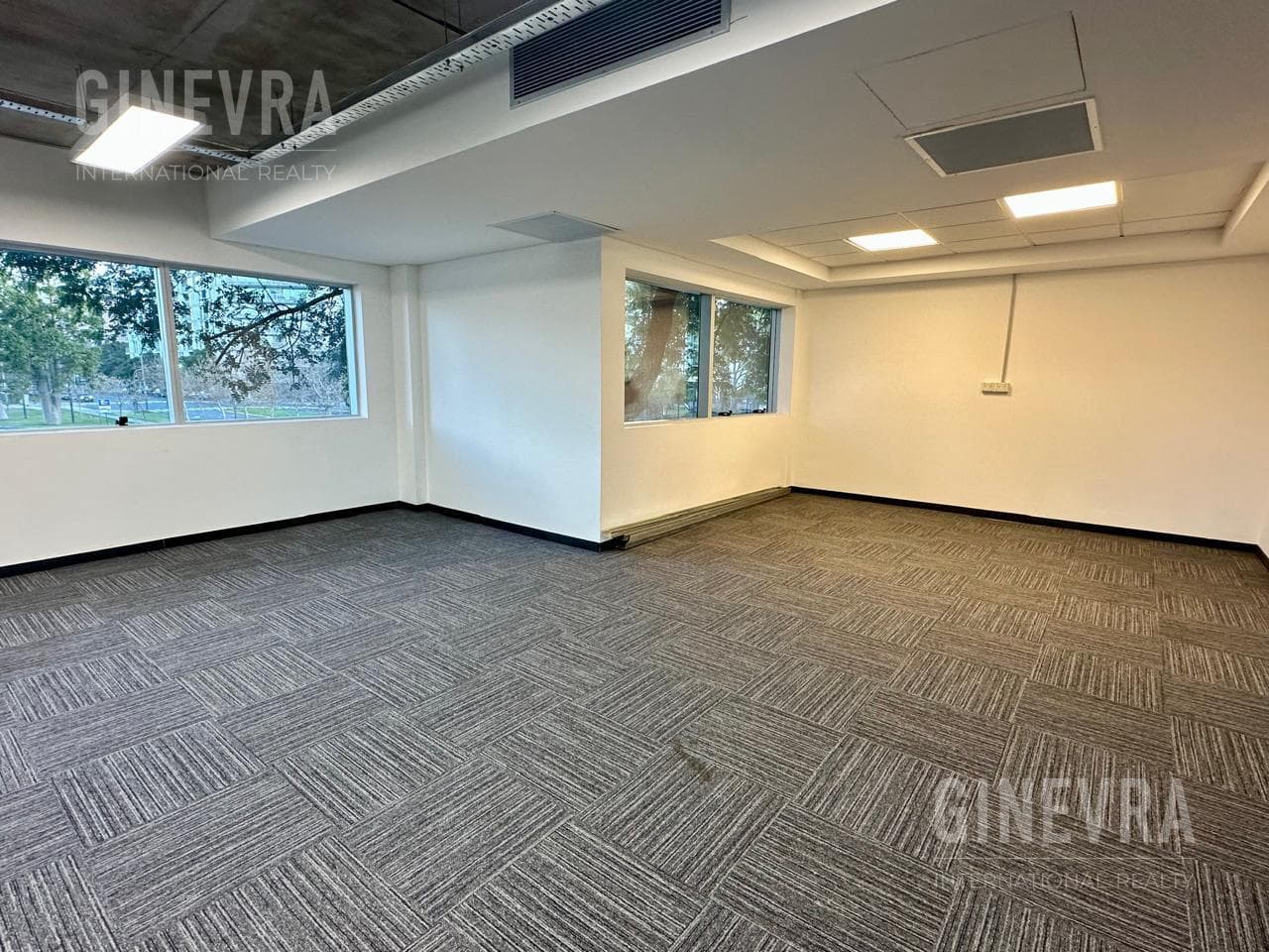 Office for Rent in Puerto Madero - 220 m2 - Malecón Dique 4 - 2 parking spaces
