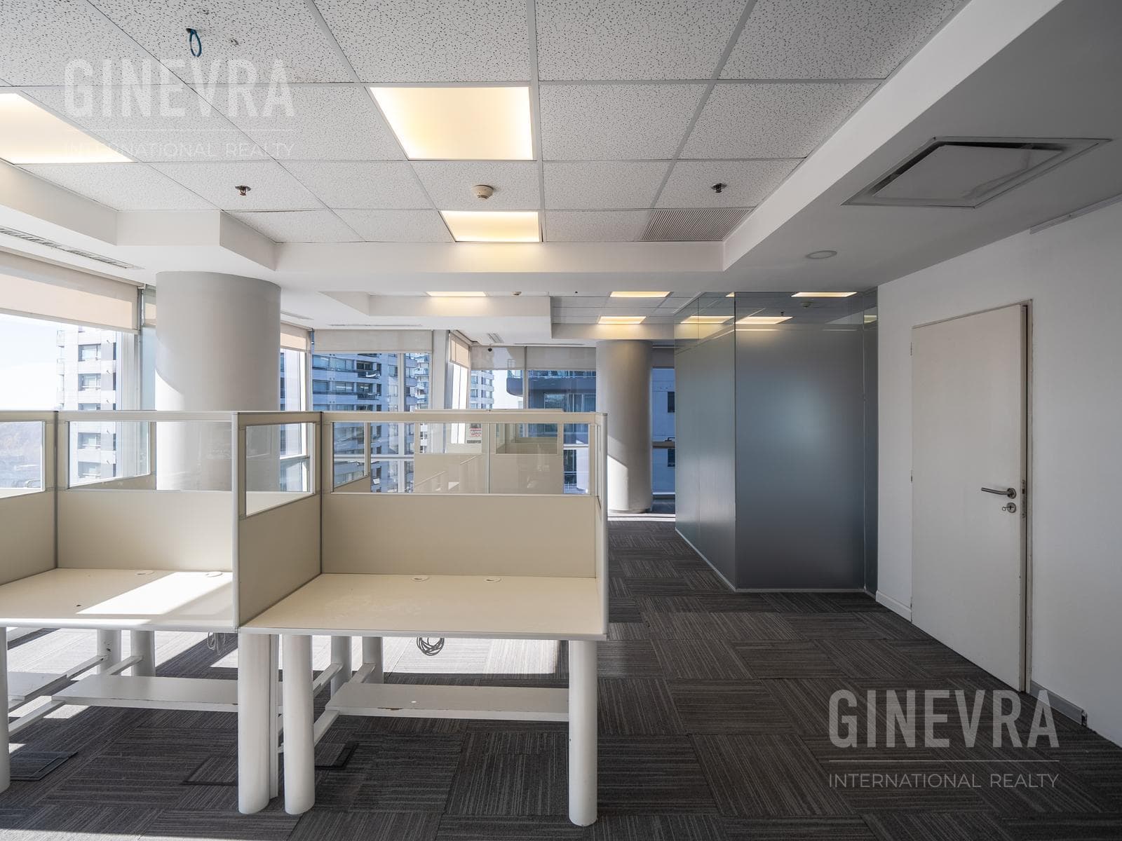 AAA Office for Rent - World Trade Center I
