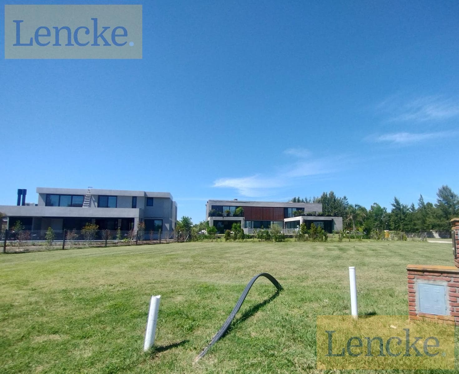 Lencke is selling - Very nice lot in Albanueva, with the possibility of a boat slip