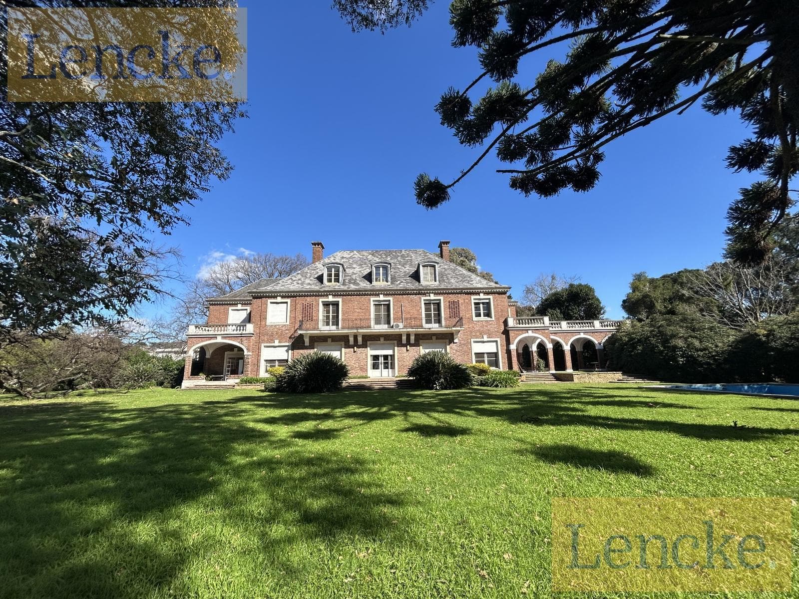 Lencke vende - Magnifica casa de categoria sobre la barranca, unica en su estilo