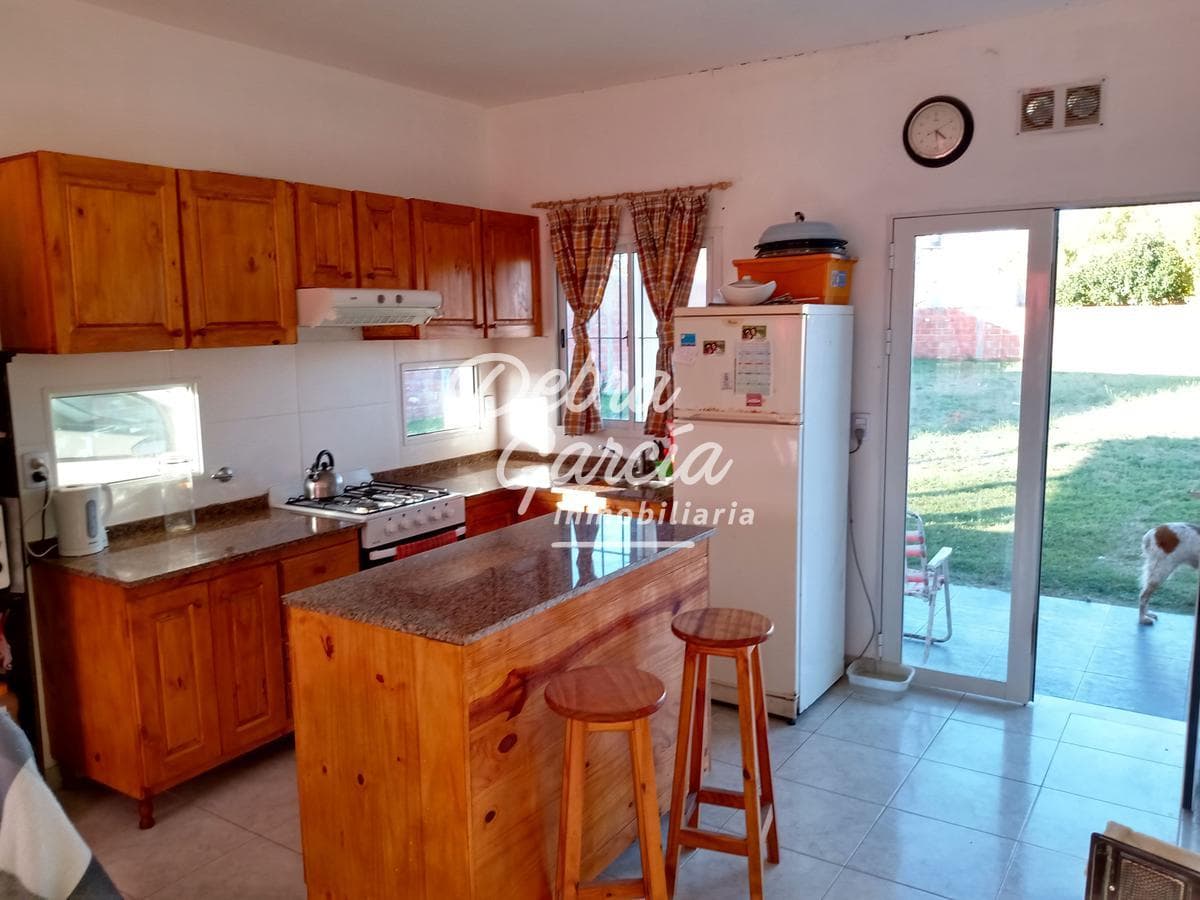 HOUSE FOR SALE IN MAR DE AJO WITH NATURAL GAS