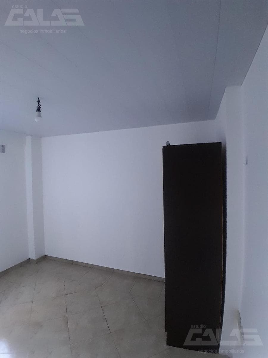 Excellent studio apartment with a separate living area and a garage