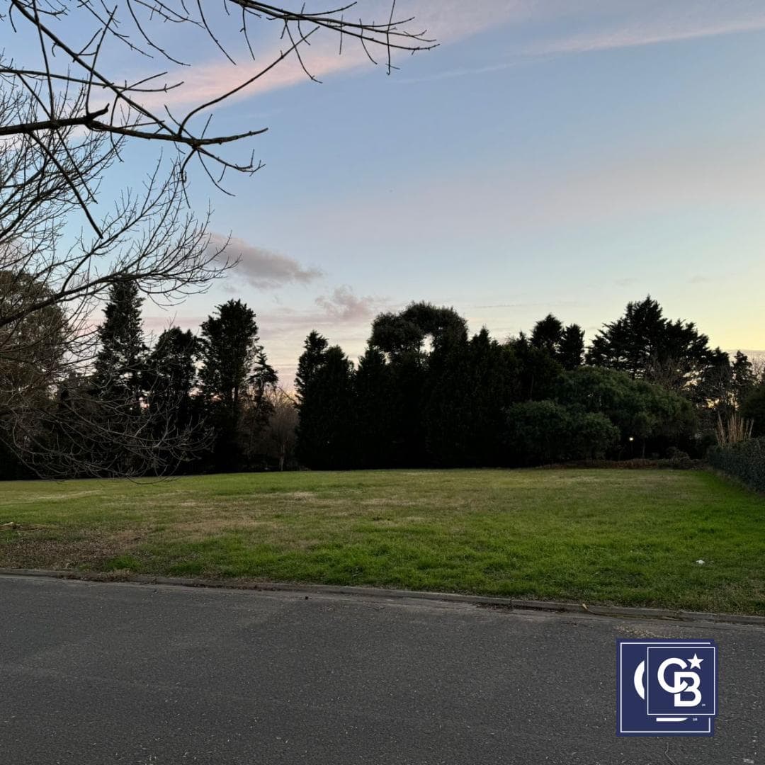 Interior Lot for Sale at Pilar Golf Club Country
