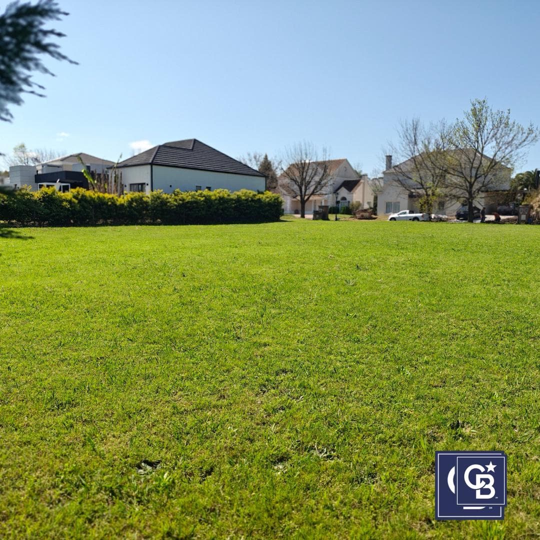Interior Lot for Sale at Pilar Golf Club Country