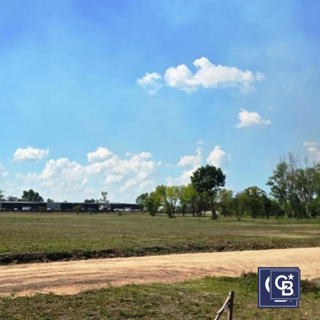 Financed Lot for Sale in the Luz del Pilar Semi-Gated Community