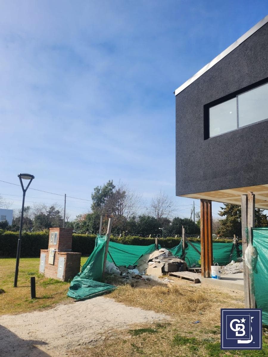 Brand-New House for Sale in the El Aljibe Neighborhood, Manzanares, Pilar
