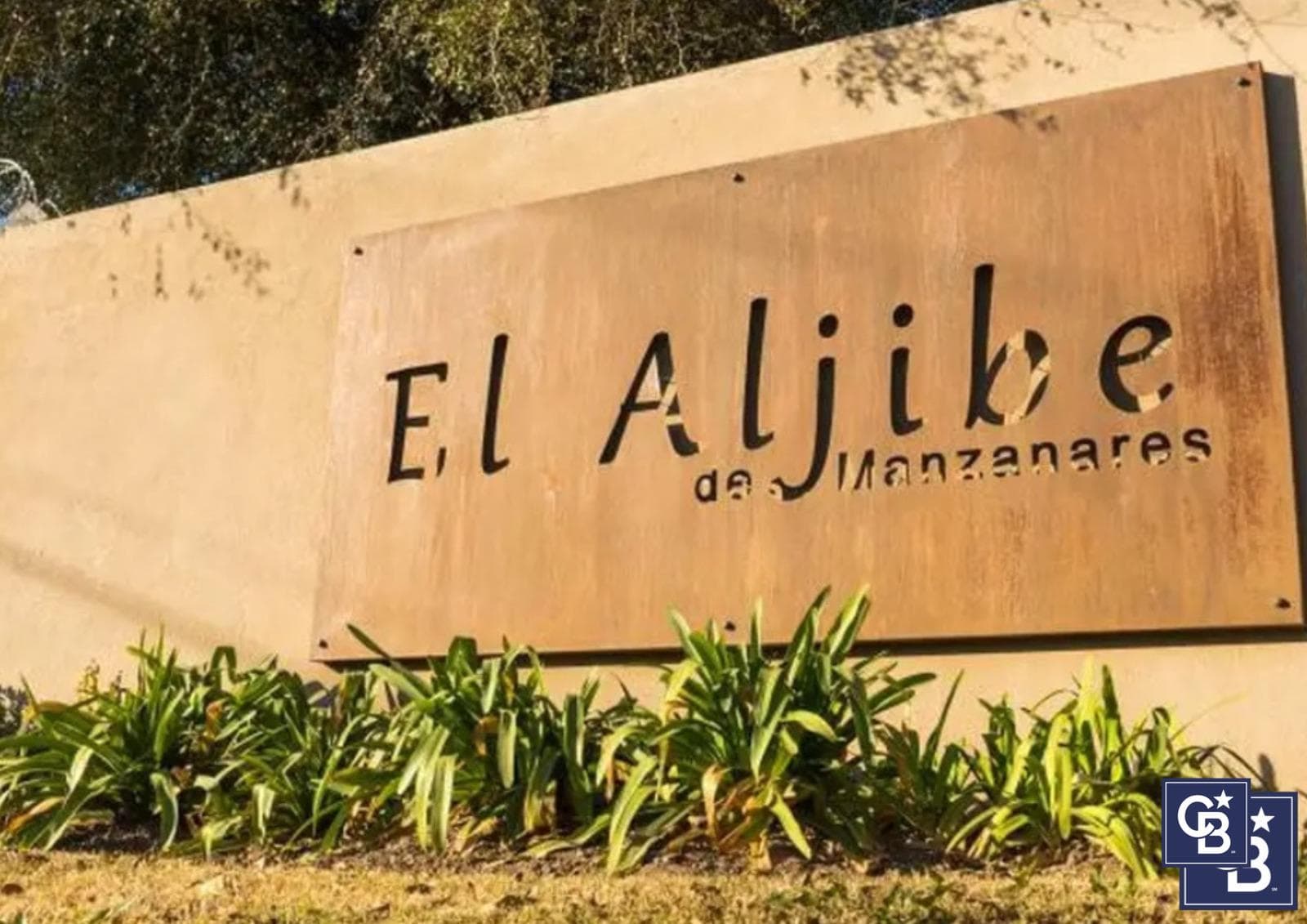 Brand-New 5-Room House for Sale in the El Aljibe Gated Community, Manzanares, Pilar