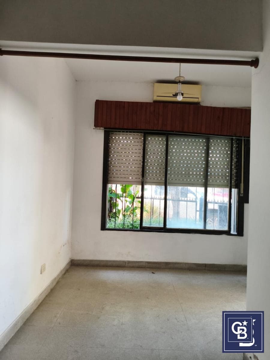 4-room house for sale, suitable for commercial use, in Downtown Pilar