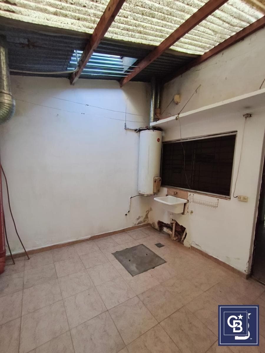 4-room house for sale, suitable for commercial use, in Downtown Pilar
