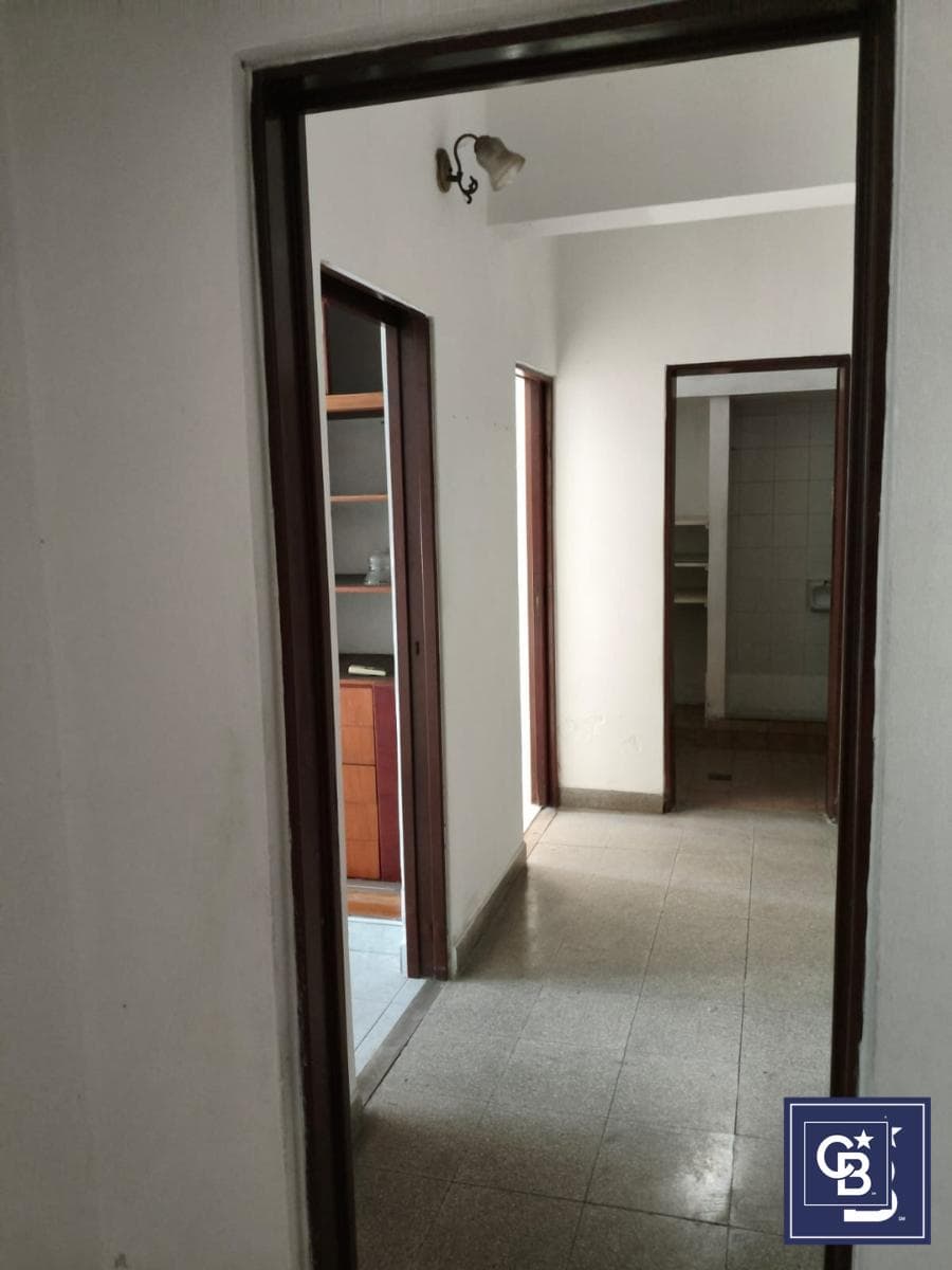 4-room house for sale, suitable for commercial use, in Downtown Pilar