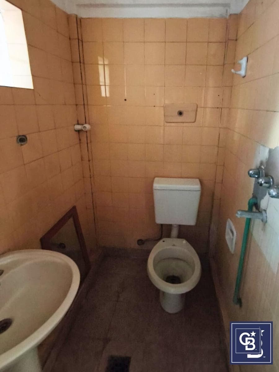4-room house for sale, suitable for commercial use, in Downtown Pilar