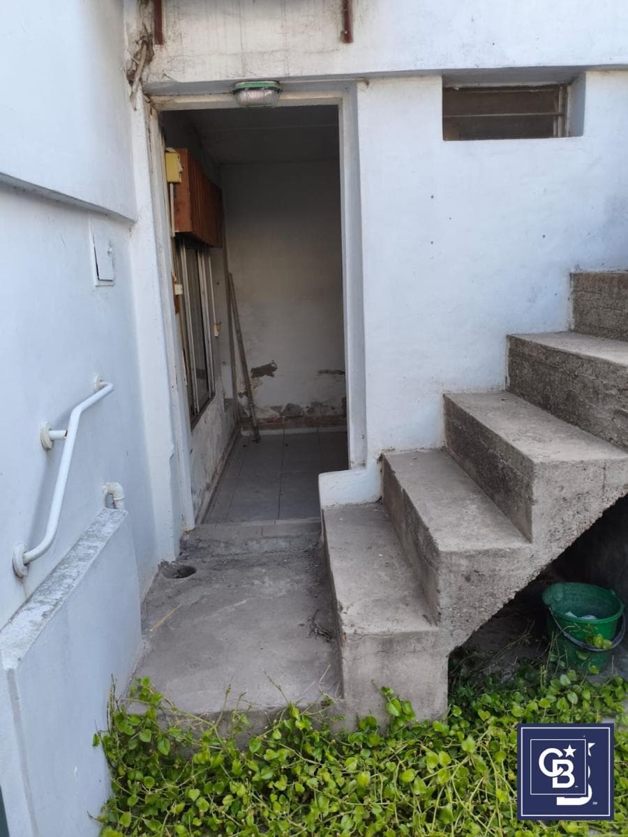 4-room house for sale, suitable for commercial use, in Downtown Pilar