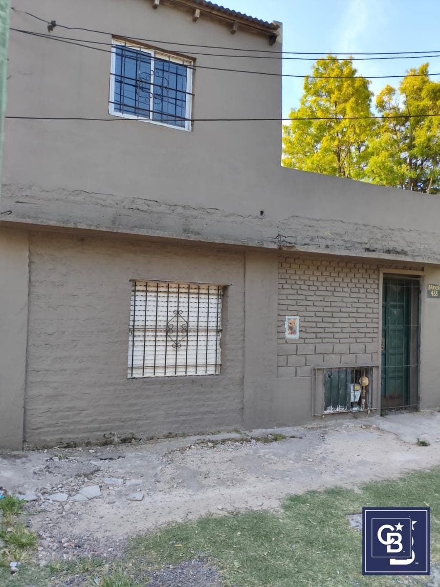 4-room house for sale, suitable for commercial use, in Downtown Pilar