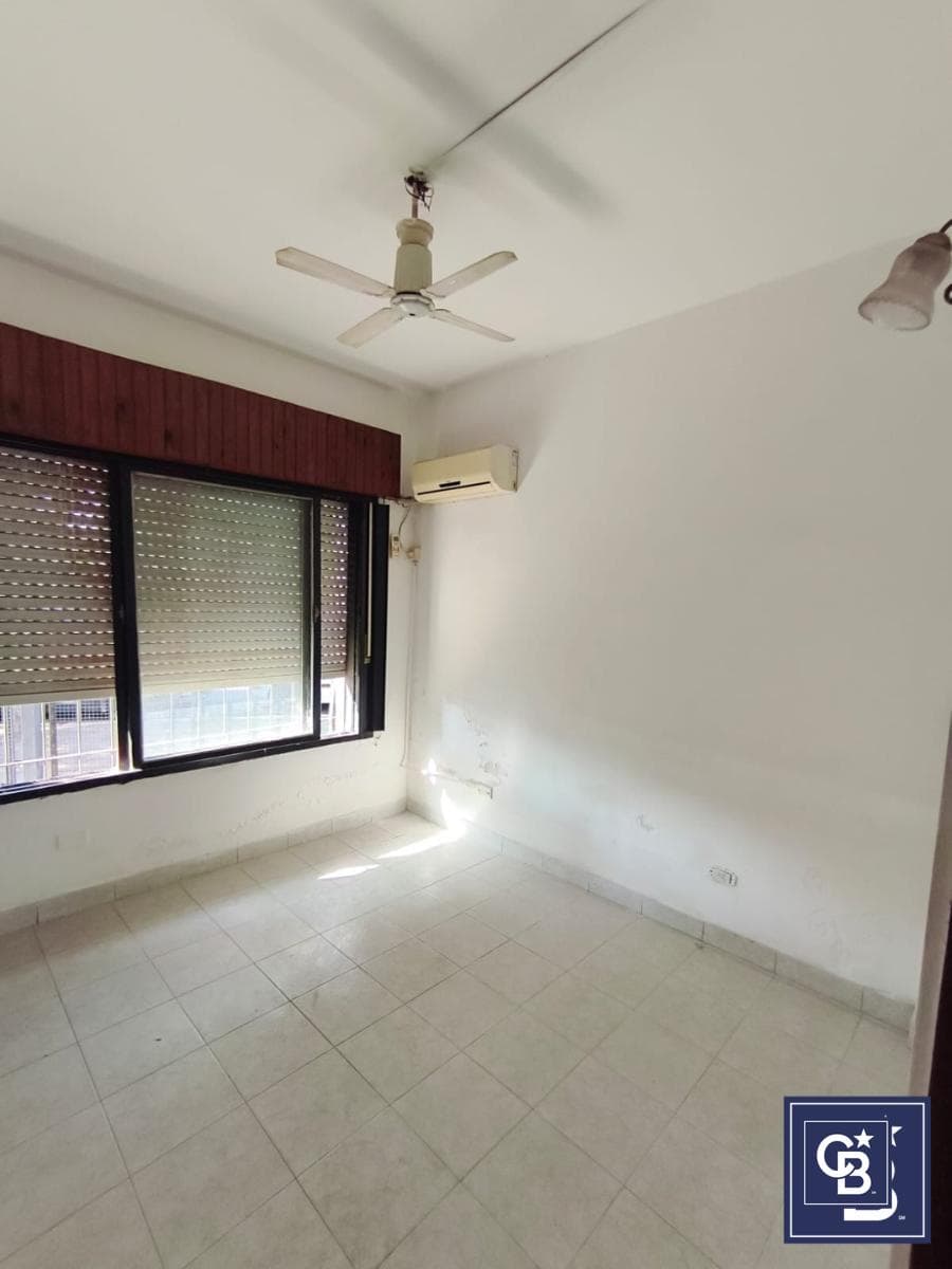 4-room house for sale, suitable for commercial use, in Downtown Pilar