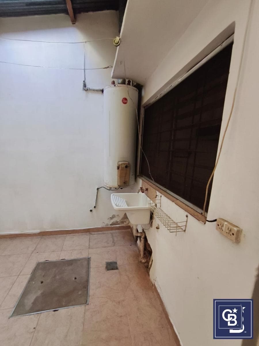4-room house for sale, suitable for commercial use, in Downtown Pilar
