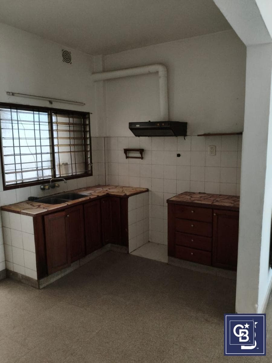 4-room house for sale, suitable for commercial use, in Downtown Pilar